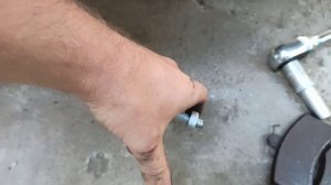 Как снять прикипевший тормозной диск