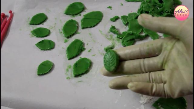 How to make Fondant leaves | Easy fondant decoration | Fondant leaves using Plunger Cutter смотреть онлайн