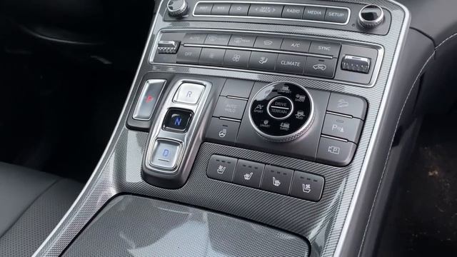 Видеопрезентация автомобиля SANTA FE BLACK смотреть онлайн