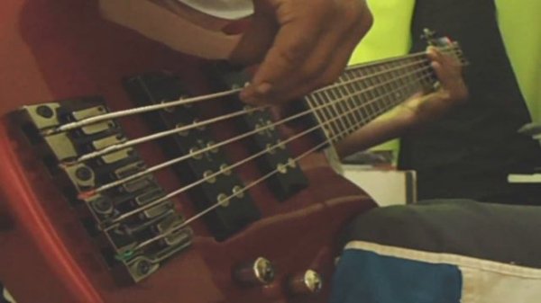 BAIXO YAMAHA RBX 375