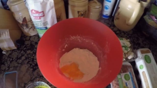 Vlog: Ребенок косит траву! КУПИЛИ БАТУТ на день рождения | Tanya's Twins