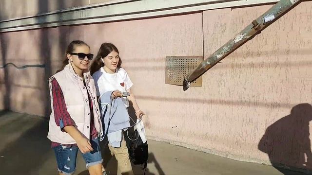 Влог из 2019 года 11 апреля ▶ Друзья с Москвы ▶ JBL BOOMBOX смотреть онлайн