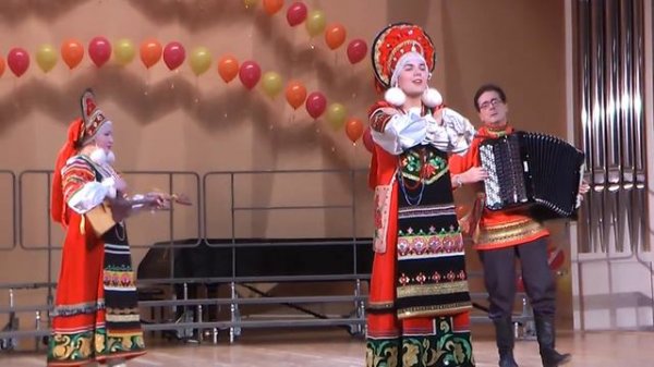 02 КАК У МЕСЯЦА - исп.Елизавета Лебедько