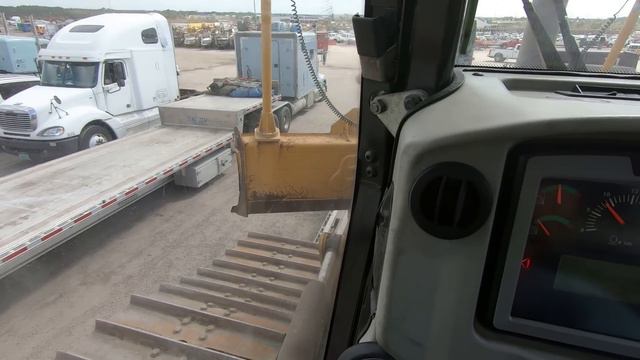 Дальнобой США  Загрузил огромный трактор