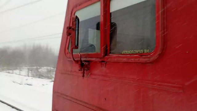 14 февраля 2024 г. Электропоезд эт2м-125 Сообщением Шапки-Санкт-Петербург Прибывает на станцию Тосн смотреть онлайн