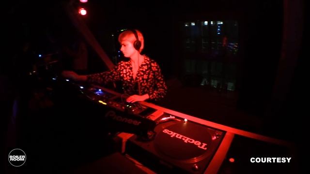 Courtesy Boiler Room Helsinki DJ Set смотреть онлайн