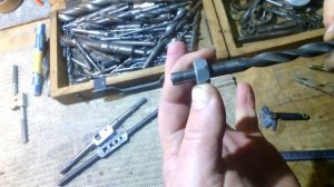 Как подобрать сверло под нарезку резьбы метчиком