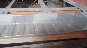 накладка из нержавейки под Нижний ролик сдвижной двери на Фольксваген т4 часть 1