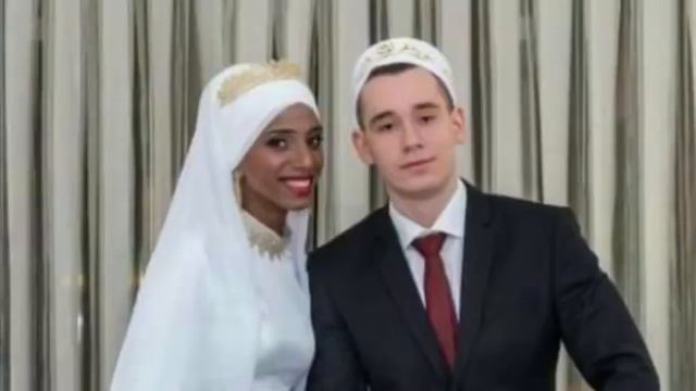 Татар авылы егете Марат Африкадан хатын алган! Жена Марата из Африки смотреть онлайн