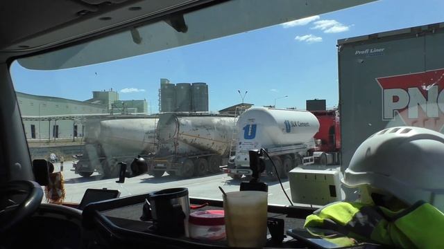 Риск при перевозке цемента. Дальнобой в ИТЕКО. смотреть онлайн