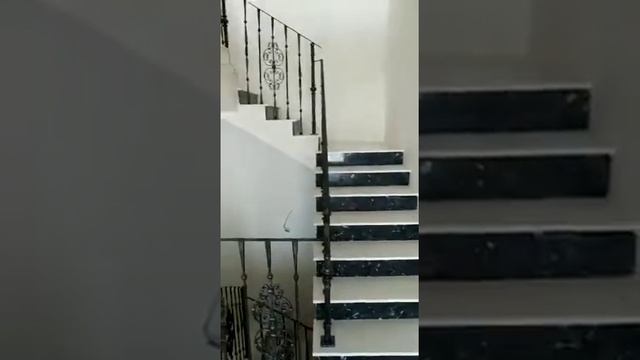 Каменная лестница из кварцевого агломерата Santa Margharita смотреть онлайн