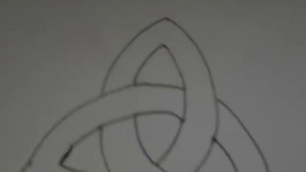 How To Draw The Ancient Celtic Symbol "TRIQUETRA"