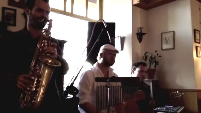 Дуэт Три - Isn't she lovely (Stevie Wonder) смотреть онлайн