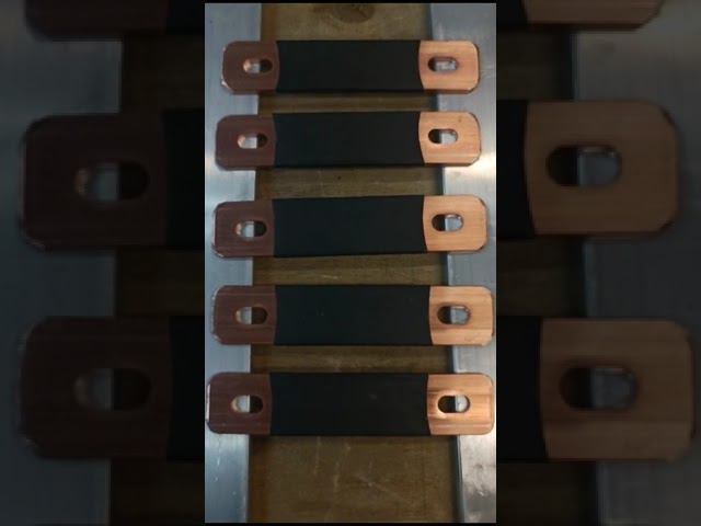 RC19 MP-4.30-143 Медная перемычка с термоусаживаемой изоляцией, сечение 4х30мм, длина 143 мм смотреть онлайн