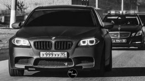 летит патруль прямо за нами