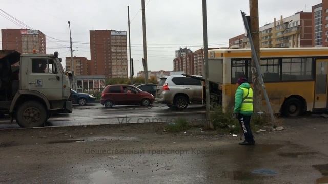 Автобус застрял в яме смотреть онлайн