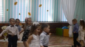 Для любимой мамочки мы танцуем полечку