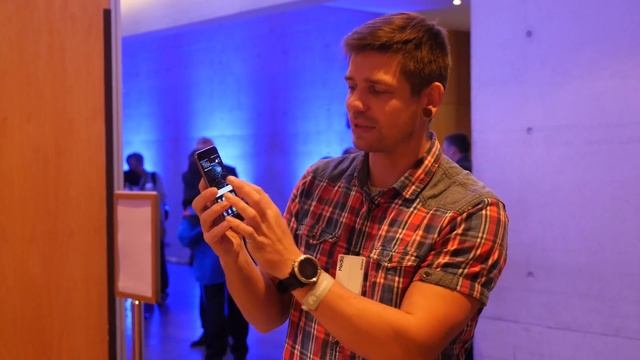 ЗАЧЕМ в Huawei P10 ДВЕ КАМЕРЫ? - keddrMWC17 смотреть онлайн