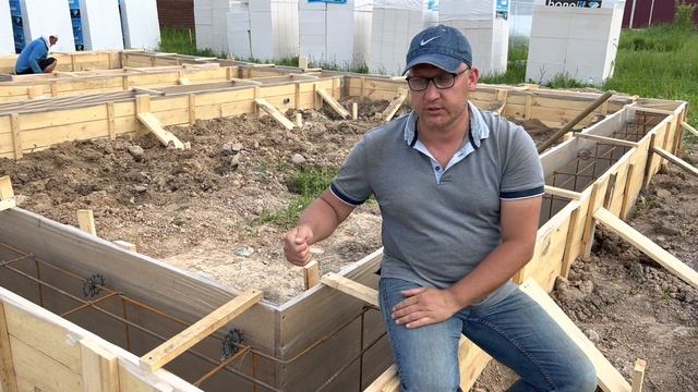 ОПАЛУБКА 25мм ПОД ЛЕНТОЧНЫЙ ФУНДАМЕНТ САМЫЙ НЕ ДОРОГОЙ ВАРИАНТ / КАК СДЕЛАТЬ ОПАЛУБКУ СВОИМИ РУКАМИ смотреть онлайн