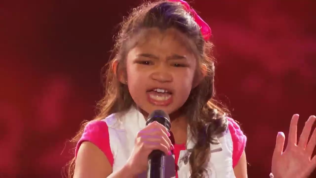 9-летняя девочка покорила судей своим голосом смотреть онлайн