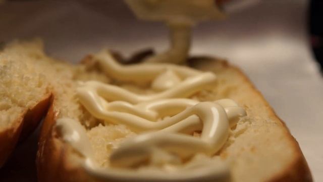 Сэндвич с Батоном, Колбаса, сыр помидор, простой рецепт