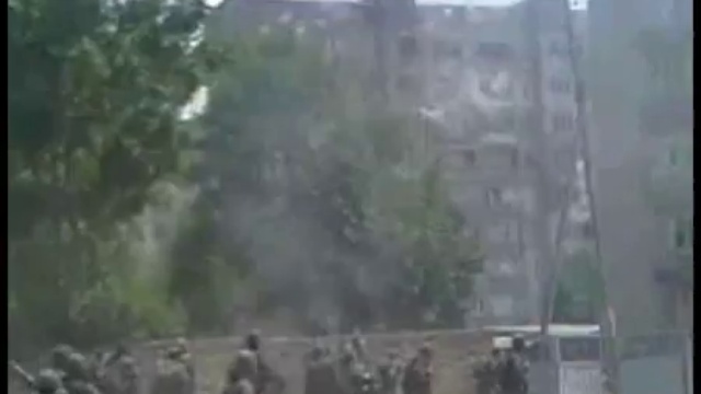 Грузинские войска в Цхинвали (8 августа 2008) ч.2 смотреть онлайн