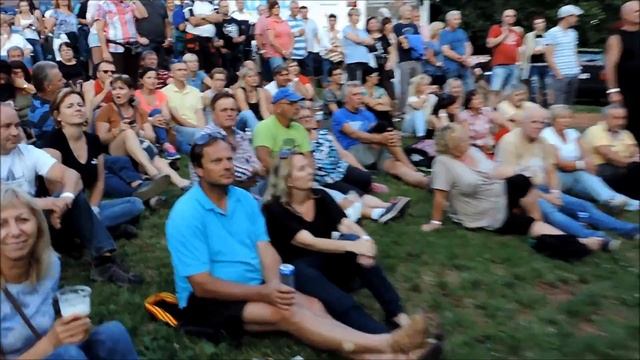 Gong, Halogen, Buchlovice (zostrih) смотреть онлайн