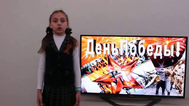 #Страна читающая Вика Голубкина читает стих "Король" Б. Окуджавы смотреть онлайн