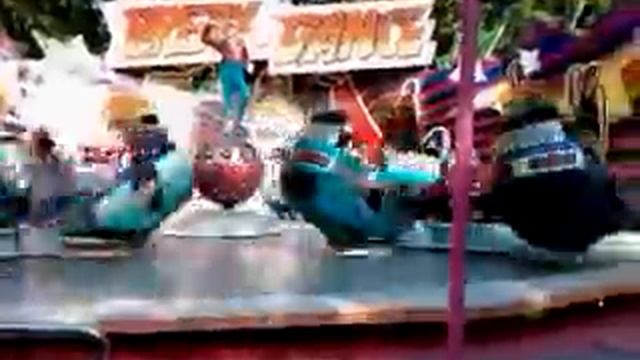 Аттракцион Брейк Денс смотреть онлайн