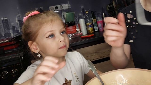 Готовим вафли без вафельницы!Вафли с секретным ингредиентом! смотреть онлайн