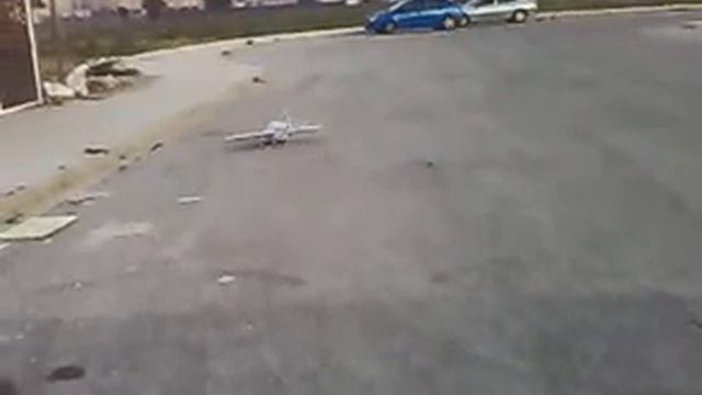 Acromaster - A tomar viento el tren de aterrizaje смотреть онлайн