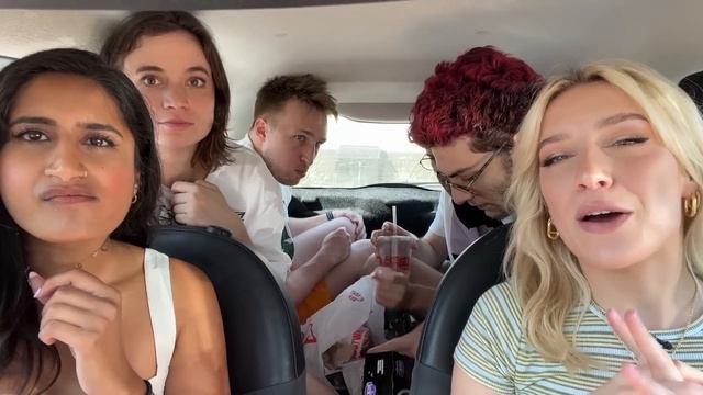 Q&A w/ 6 People in A Tiny Car смотреть онлайн