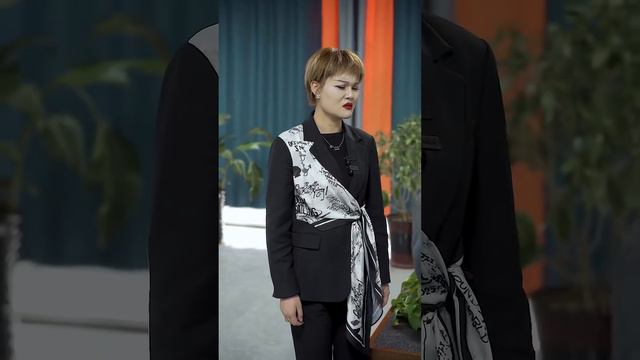 父親每天向小女兒要10塊錢，只為買下另外兩個女兒的時間，老人最需要的就是陪伴#記錄#親情#正能量#短劇 смотреть онлайн