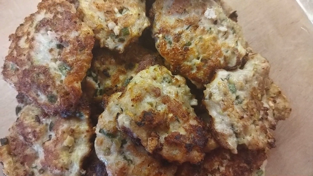 Котлеты из курицы с добавлением кабачка. Никто не догадается, что там есть этот овощ смотреть онлайн