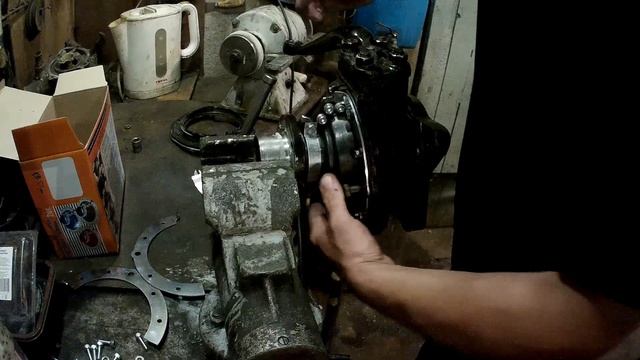 Пыльник поворотного кулака УАЗ смотреть онлайн