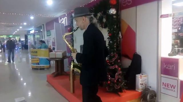 Саксофонист на 14 февраля в СПб День св. Валентина День Влюблённых заказ саксофонист смотреть онлайн