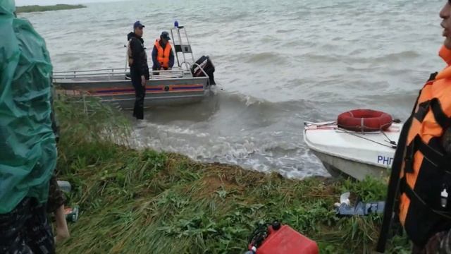 Озеро Чаны. Поиск рыбаков смотреть онлайн