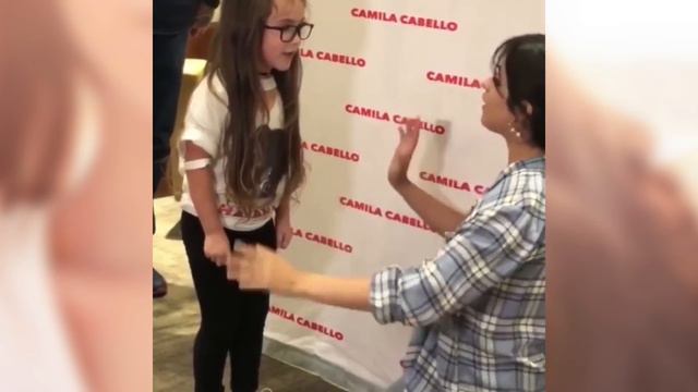 Camila Cabello Sings 'Havana' With ADORABLE 4-Year-Old Fan смотреть онлайн