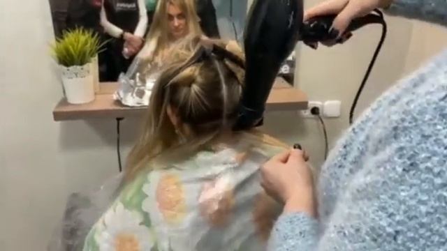 Тонирование волос -зачем? Пошаговое выполнение техники Airtouch смотреть онлайн