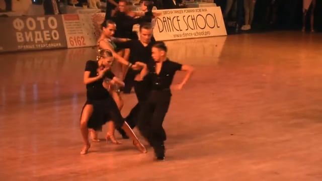 Финал категории Юниоры-1 / Пасодобль / Танцевальные истории 2017 смотреть онлайн