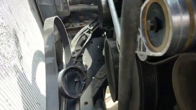 Замена вискомуфты, ремня генератора,натяжной ролик на Renault Premium 440 dxi мотор Volvo смотреть онлайн