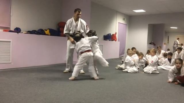 Киндер- каратисты смотреть онлайн