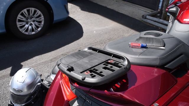 Shad SH45 Top Box for the 2018+ Honda Goldwing смотреть онлайн