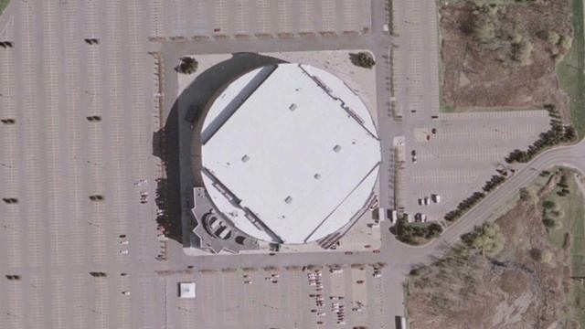 Stadiums and Arenas of the Outskirts… смотреть онлайн