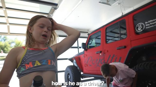 BOY vs GIRL Gymnastics & Strength Challenge ft/ Royalty Family смотреть онлайн