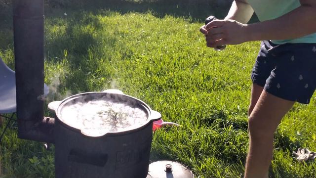 Засолка огурцов в Казане на Костре🥒| На даче🏡| смотреть онлайн