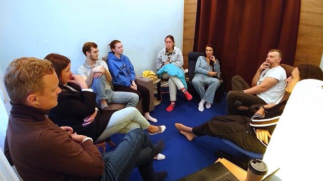 Почему меня воспринимают как ребенка? Почему никто не воспринимает меня всерьёз? смотреть онлайн