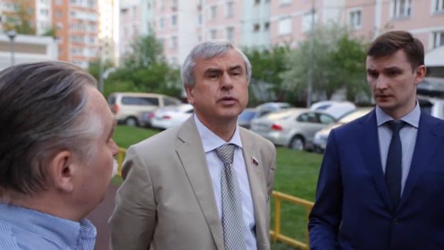 Встреча Вячеслава Лысакова с избирателями района Раменки смотреть онлайн