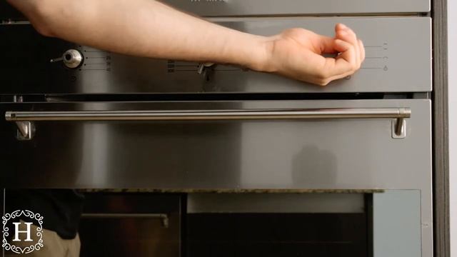 The Ocean Club SMEG Oven How-To смотреть онлайн