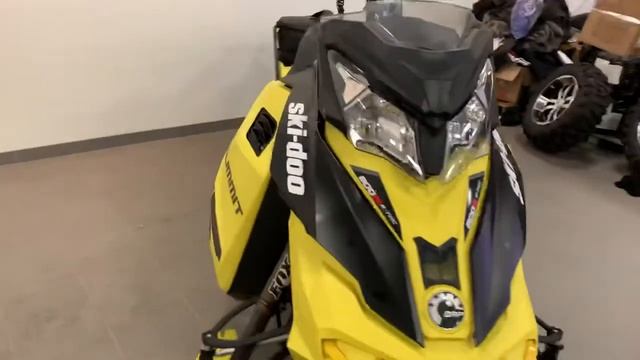 Ski-Doo Summit T3 800 -16 Walkaround смотреть онлайн